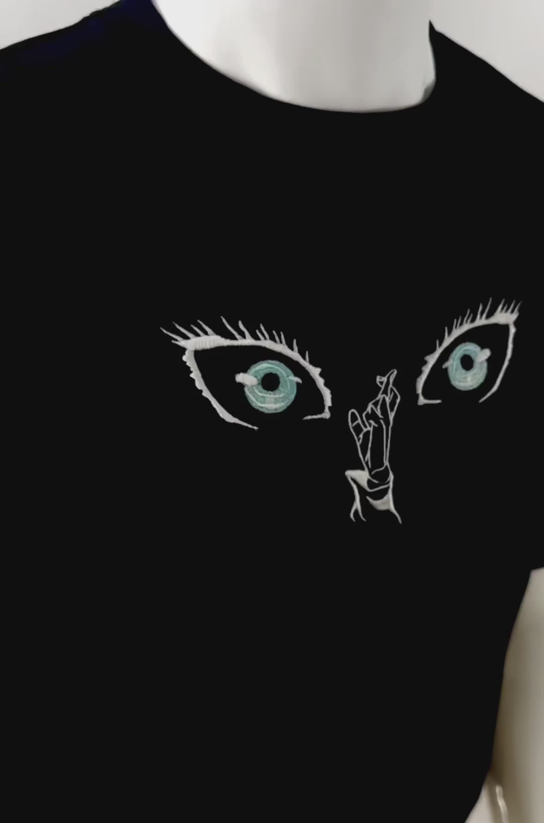 Gojo Eyes Glow in the Dark